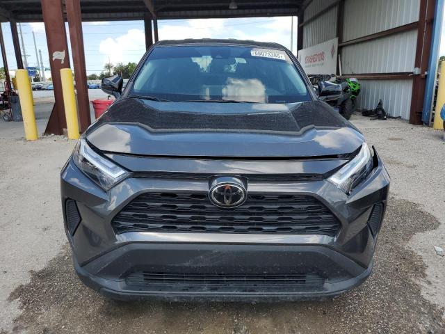 2T3H1RFV6PC220483 - 2023 TOYOTA RAV4 LE ნაცრისფერი ფოტო 5