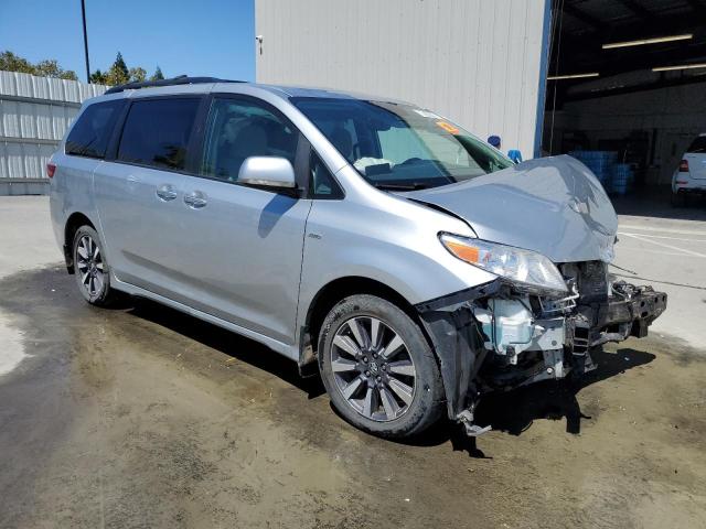 5TDJZ3DC5KS223781 - 2019 TOYOTA SIENNA LE SILVER photo 4