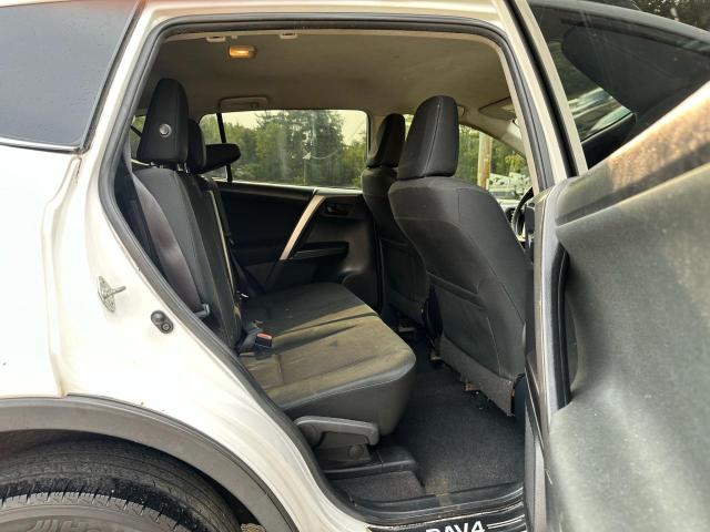 JTMBFREV8HJ152761 - 2017 TOYOTA RAV4 LE თეთრი ფოტო 8