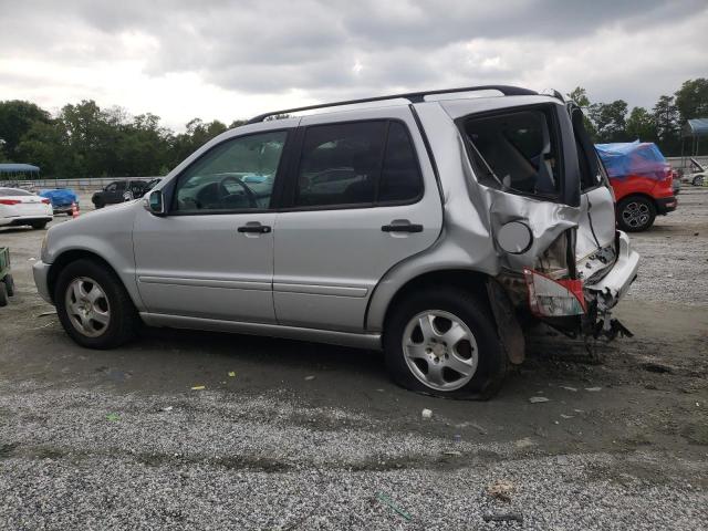4JGAB54E92A358577 - 2002 MERCEDES-BENZ ML 320 银色 照片 2