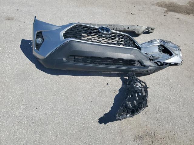 2T3W1RFV6MC114344 - 2021 TOYOTA RAV4 XLE SILVER photo 13