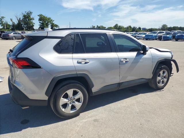 2T3W1RFV6MC114344 - 2021 TOYOTA RAV4 XLE SILVER photo 3