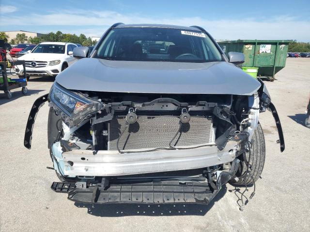 2T3W1RFV6MC114344 - 2021 TOYOTA RAV4 XLE SILVER photo 5