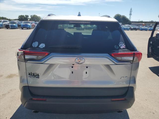 2T3W1RFV6MC114344 - 2021 TOYOTA RAV4 XLE SILVER photo 6