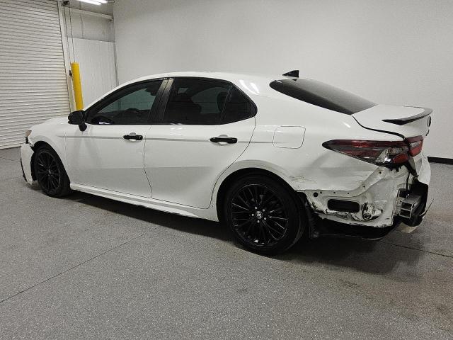 4T1G11AK2MU435341 - 2021 TOYOTA CAMRY SE 白色 照片 2