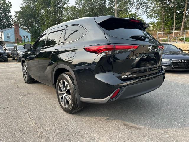 5TDGZRBH2NS563986 - 2022 TOYOTA HIGHLANDER XLE 黑色 照片 2