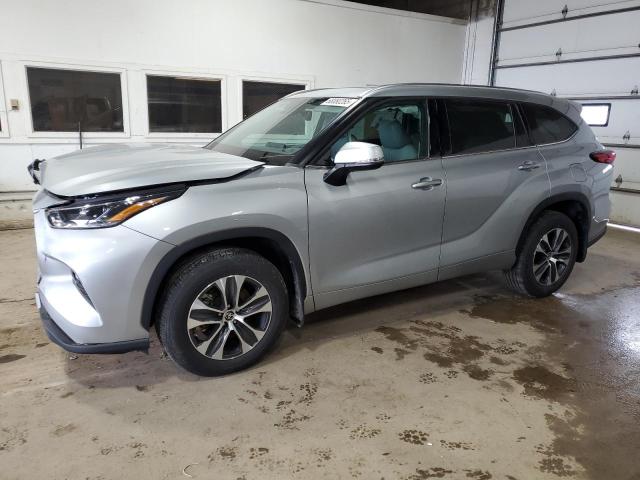 2021 TOYOTA HIGHLANDER XLE, 