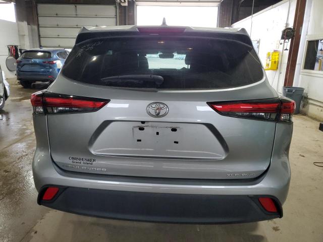5TDGZRBHXMS060690 - 2021 TOYOTA HIGHLANDER XLE Srebrny zdjęcie 6