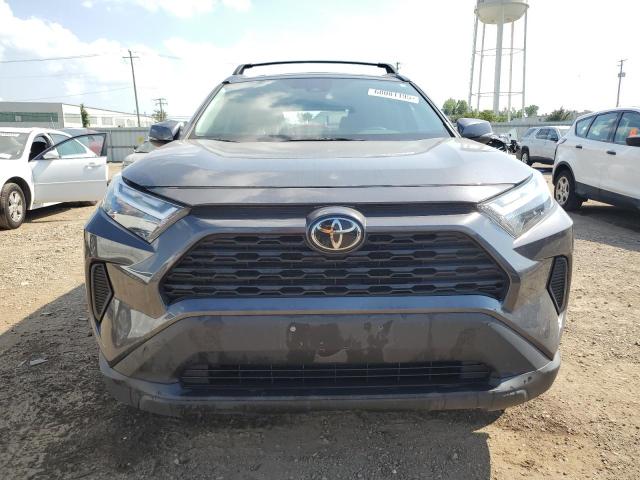 2T3P1RFV3PW378161 - 2023 TOYOTA RAV4 XLE GRAY photo 5