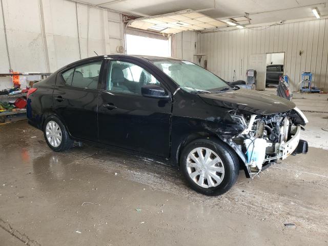 3N1CN7AP3JL881951 - 2018 NISSAN VERSA S შავი ფოტო 4