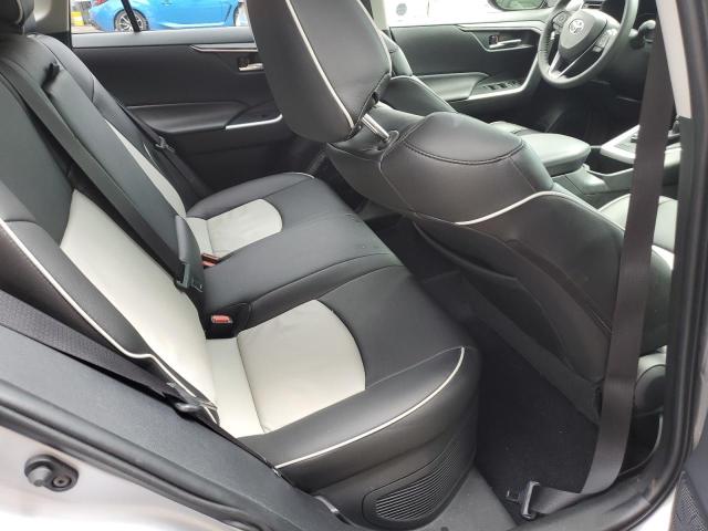 JTMRWRFV0SD276719 - 2025 TOYOTA RAV4 XLE 银色 照片 11