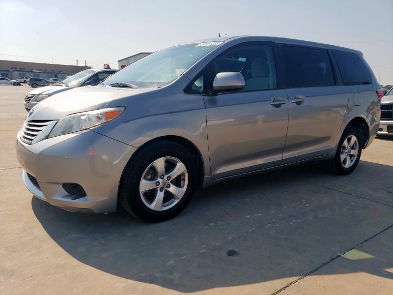 2017 TOYOTA SIENNA LE, 