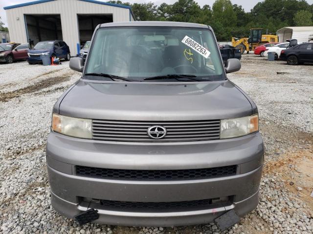 JTLKT324850219737 - 2005 TOYOTA SCION XB SILVER photo 5