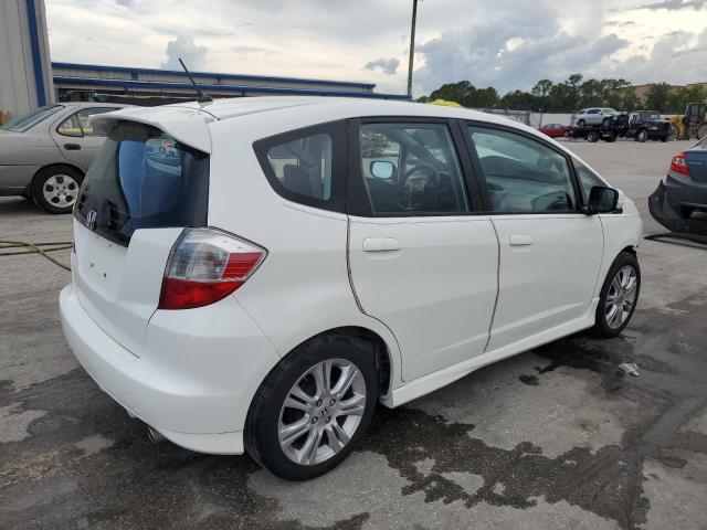 JHMGE8H47AS026279 - 2010 HONDA FIT SPORT WHITE photo 3