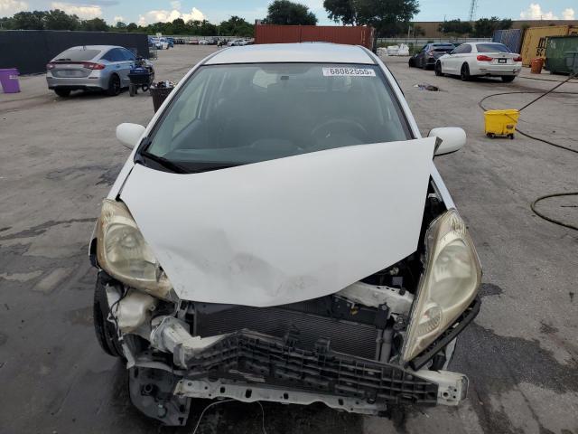 JHMGE8H47AS026279 - 2010 HONDA FIT SPORT WHITE photo 5