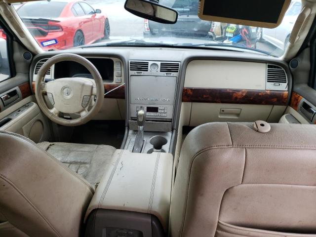 5LMFU27R34LJ04428 - 2004 LINCOLN NAVIGATOR ვერცხლისფერი ფოტო 8