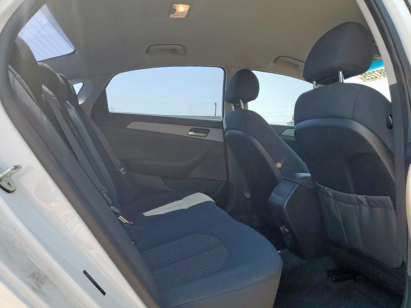 5NPE24AF5JH719498 - 2018 HYUNDAI SONATA SE 白色 照片 10