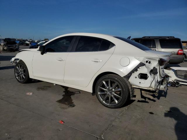 3MZBN1V31JM257263 - 2018 MAZDA 3 TOURING WHITE photo 2