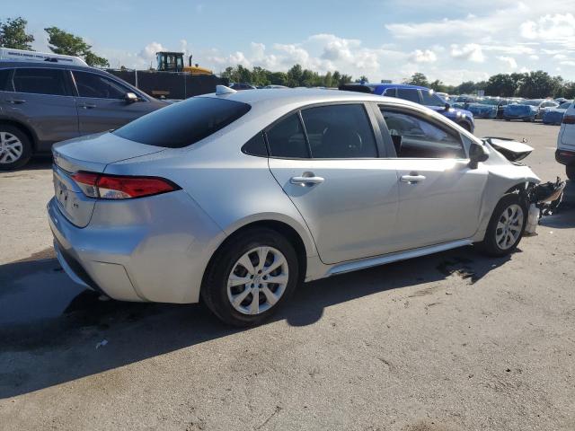 JTDEPRAE8LJ113080 - 2020 TOYOTA COROLLA LE SILVER photo 3