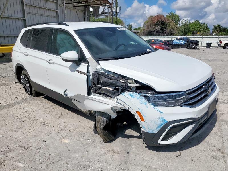 3VVRB7AX7RM084075 - 2024 VOLKSWAGEN TIGUAN S Biały zdjęcie 4