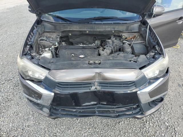 JA4AP3AU4HZ031739 - 2017 MITSUBISHI OUTLANDER ES BROWN photo 12