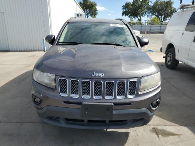 1C4NJDEB7GD637930 - 2016 JEEP COMPASS LATITUDE GRAY photo 5