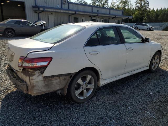 4T1BF3EK8BU770425 - 2011 TOYOTA CAMRY BASE WHITE photo 3