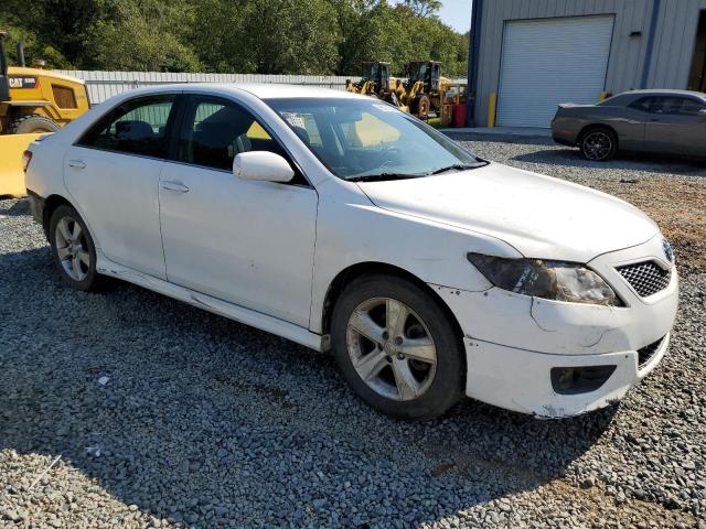 4T1BF3EK8BU770425 - 2011 TOYOTA CAMRY BASE WHITE photo 4