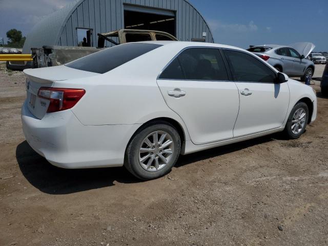4T4BF1FK1CR215729 - 2012 TOYOTA CAMRY BASE WHITE photo 3