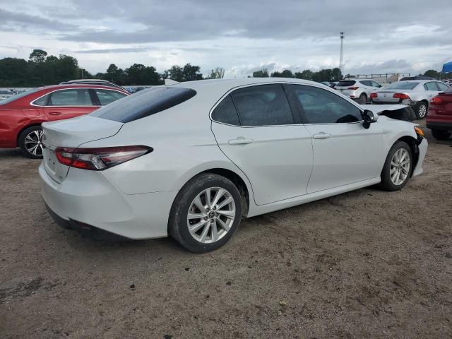 4T1C11AK9RU260527 - 2024 TOYOTA CAMRY LE GRAY photo 3