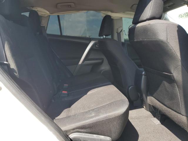 JTMBFREVXJJ212108 - 2018 TOYOTA RAV4 LE WHITE photo 11
