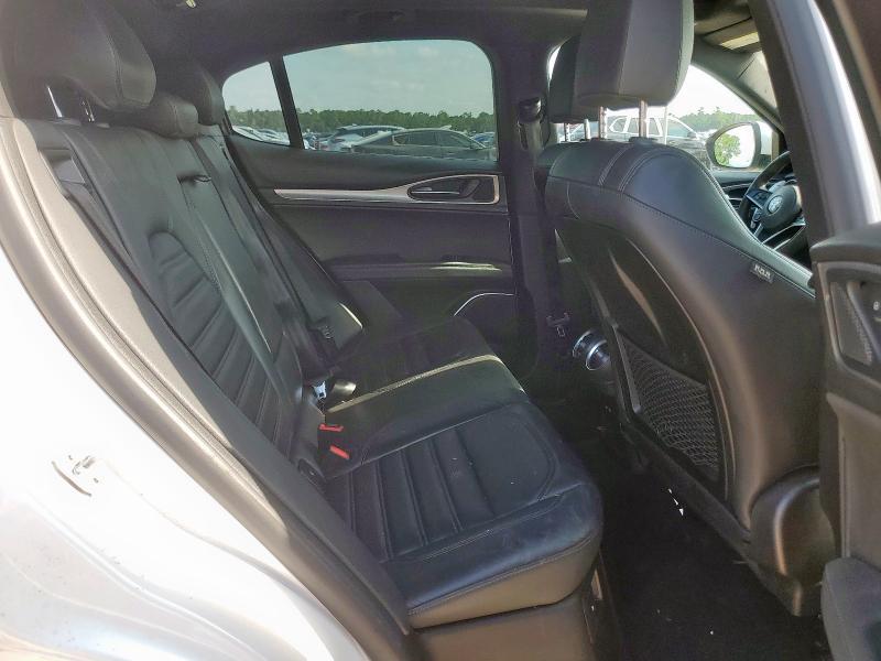 ZASFAKNNXJ7B71507 - 2018 ALFA ROMEO STELVIO TI SPORT WHITE photo 11