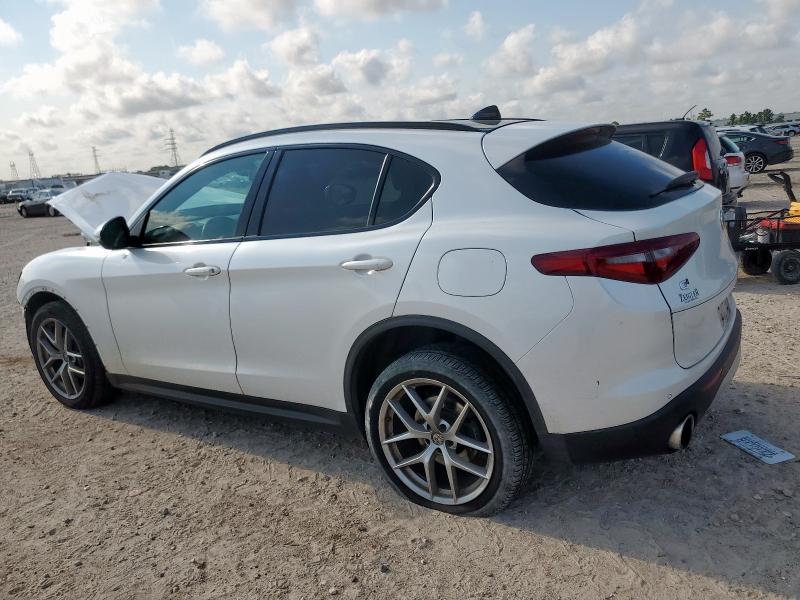 ZASFAKNNXJ7B71507 - 2018 ALFA ROMEO STELVIO TI SPORT WHITE photo 2