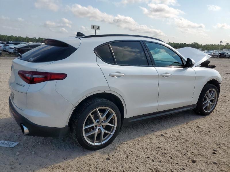 ZASFAKNNXJ7B71507 - 2018 ALFA ROMEO STELVIO TI SPORT WHITE photo 3