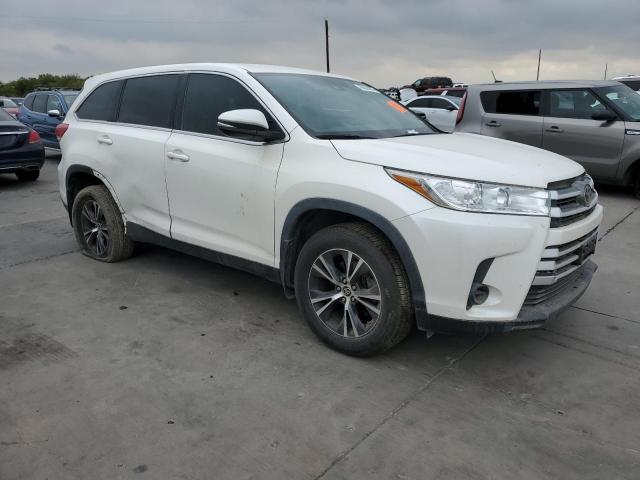 5TDZARFH1KS060083 - 2019 TOYOTA HIGHLANDER LE WHITE photo 4