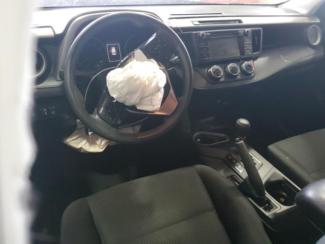 2T3BFREV8HW551929 - 2017 TOYOTA RAV4 LE 黑色 照片 8