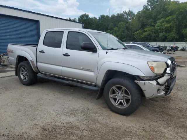 5TFJU4GN5DX032943 - 2013 TOYOTA TACOMA DOUBLE CAB PRERUNNER SILVER photo 4