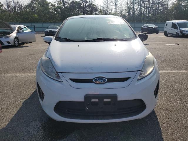 3FADP4EJ4DM161580 - 2013 FORD FIESTA SE WHITE photo 5