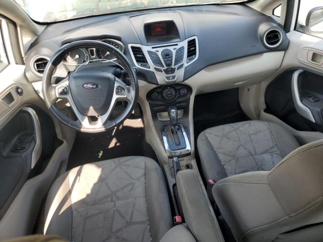 3FADP4EJ4DM161580 - 2013 FORD FIESTA SE WHITE photo 8