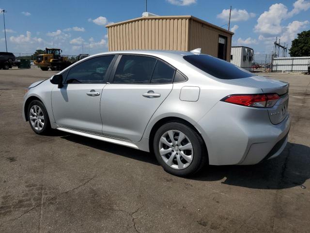 5YFEPMAE4MP256690 - 2021 TOYOTA COROLLA LE SILVER photo 2