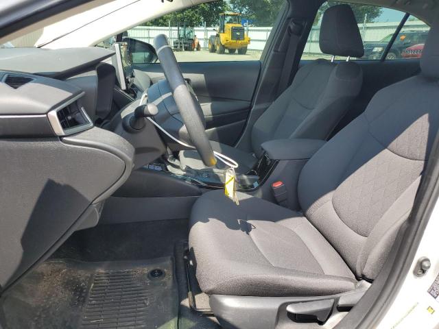 5YFEPMAE4MP256690 - 2021 TOYOTA COROLLA LE SILVER photo 7