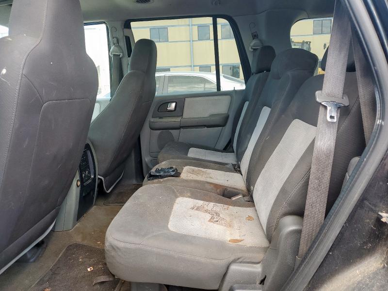 1FMRU15W24LA09068 - 2004 FORD EXPEDITION XLT BLACK photo 11