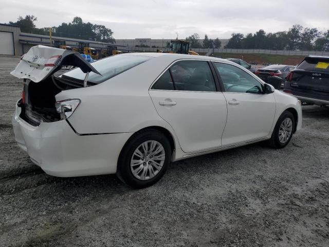 4T1BF1FK2CU562531 - 2012 TOYOTA CAMRY BASE WHITE photo 3