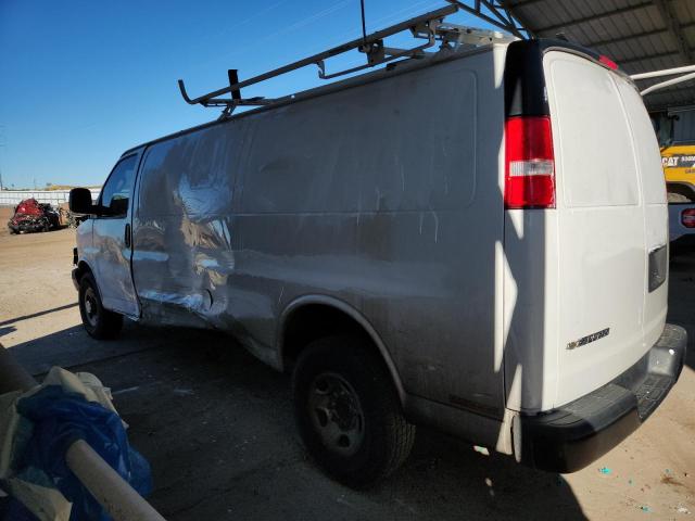 1GCWGBFG2K1356825 - 2019 CHEVROLET EXPRESS G2 WHITE photo 2
