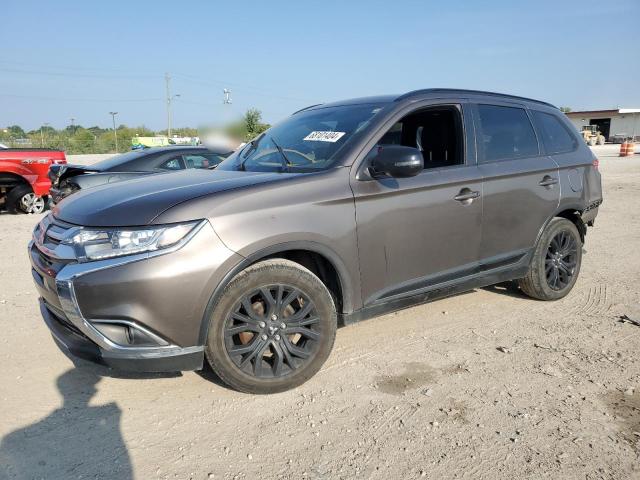 JA4AZ3A33JZ020688 - 2018 MITSUBISHI OUTLANDER SE BROWN photo 1