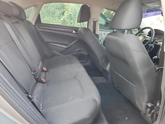 1VWAP7A35DC064828 - 2013 VOLKSWAGEN PASSAT S Srebrny zdjęcie 10