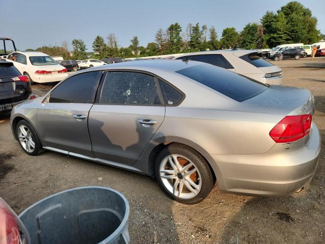 1VWAP7A35DC064828 - 2013 VOLKSWAGEN PASSAT S Srebrny zdjęcie 2