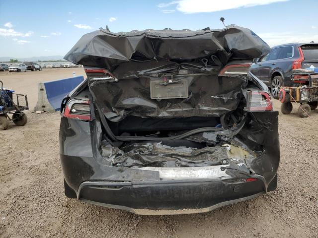 7SAYGDEE4RF071567 - 2024 TESLA MODEL Y Schwarz Foto 6
