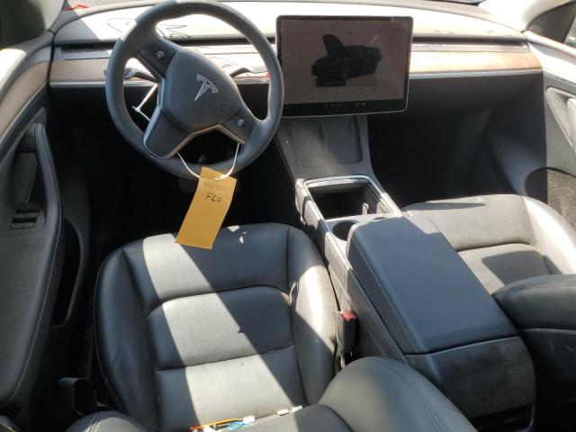 7SAYGDEE4RF071567 - 2024 TESLA MODEL Y Schwarz Foto 8