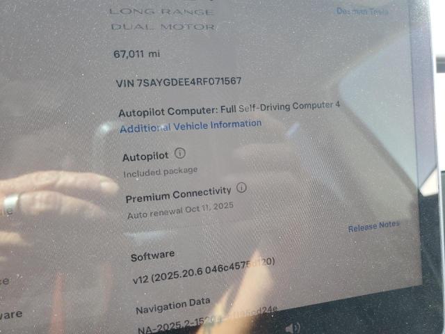 7SAYGDEE4RF071567 - 2024 TESLA MODEL Y Schwarz Foto 9